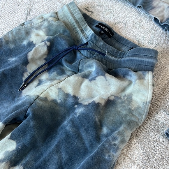 Guess 2Pc Athletic - Picture 10 of 12